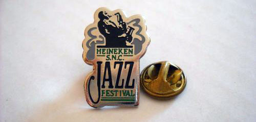 'Jazz': Heineken Jazz Festival saxophone vintage enamel pin, pin, France, 1990 - £ 4.3