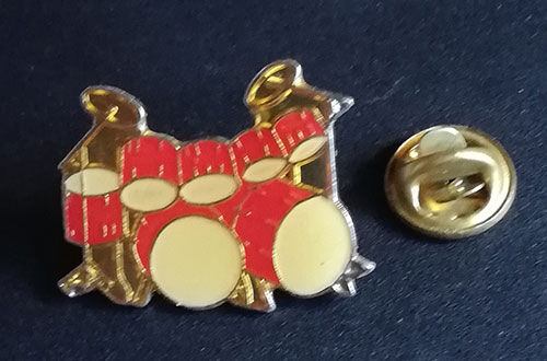'drums' : Drum kit vintage enamel pin, pin, France, 1990 - £ 8.6
