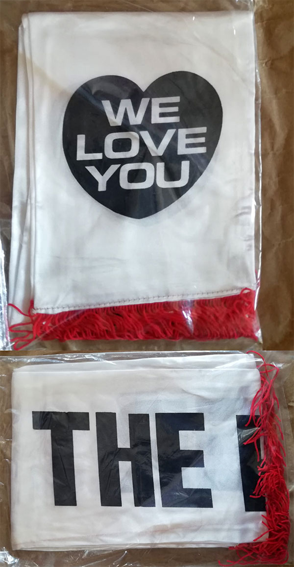 The Rolling Stones: promo scarf 1970's - White scarf with red tassels, USA 1975, scarf